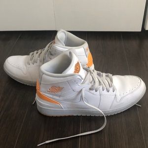Jordan 1 Mid
